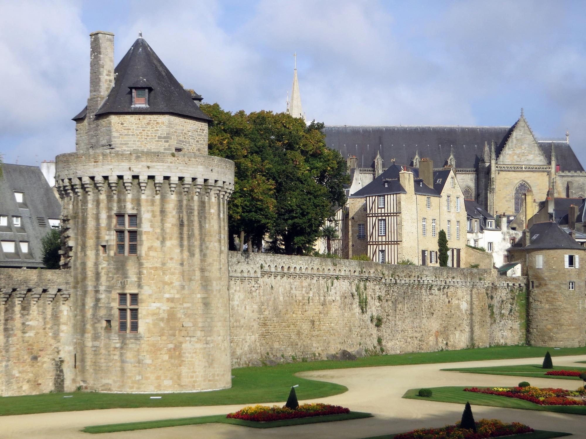 Appart Hôtel Le Liberté Vannes Centre-Ville Esterno foto