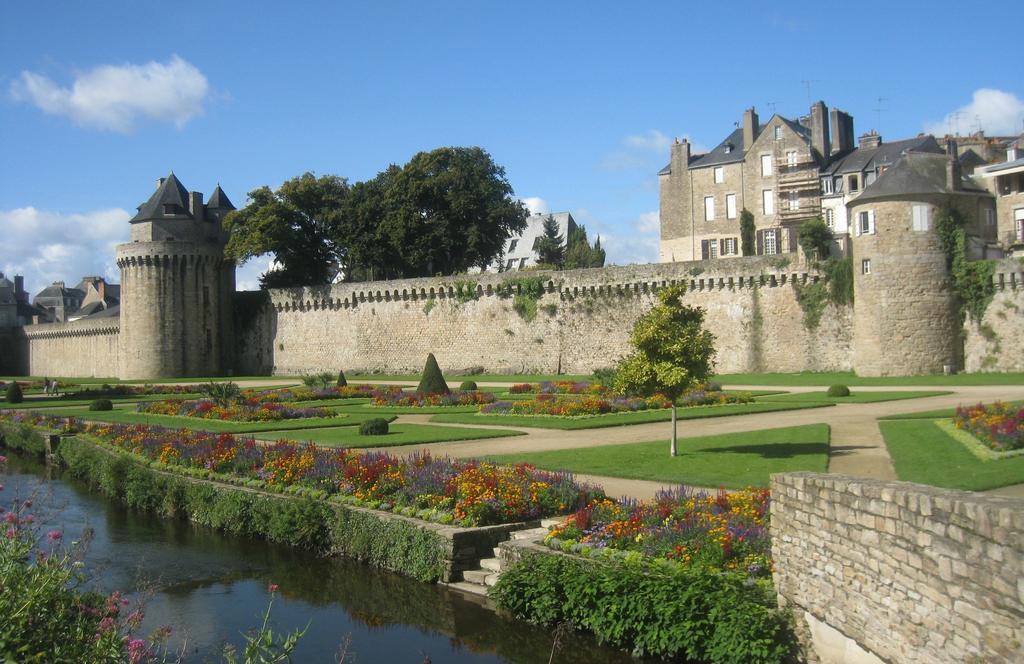 Appart Hôtel Le Liberté Vannes Centre-Ville Esterno foto